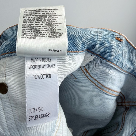 AGOLDE Parker Vintage Cut Off Short in Swapmeet Size 26 Distressed Light Wash - Picture 11 of 16